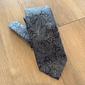 Ziggurat Paisley Black White Tie